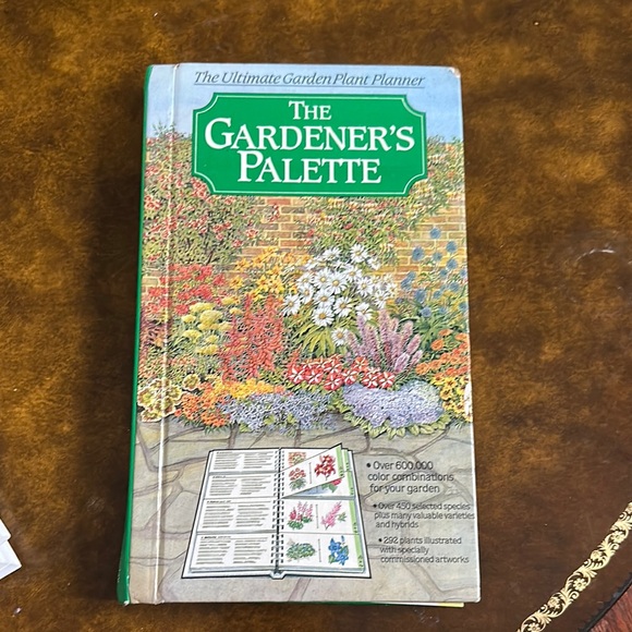 The Gardener's Palette Book - Green Cover - Picture 1 of 2